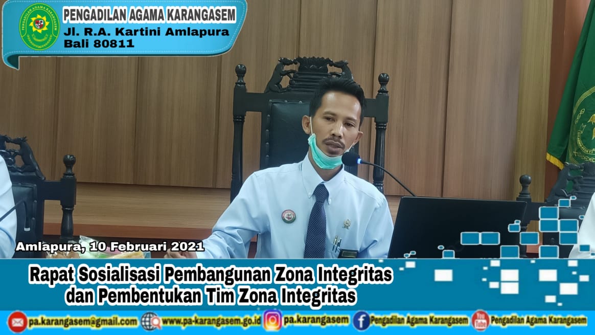 ketua memimpin rapat